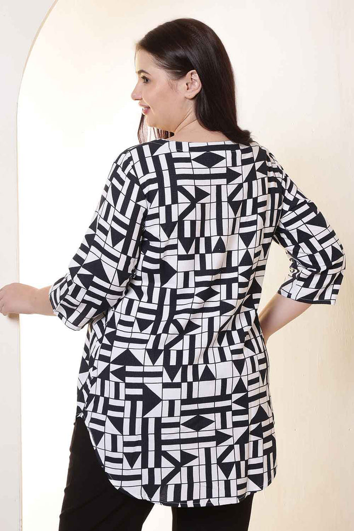 Plus Size Black & White Geometric Print V Neck Top
