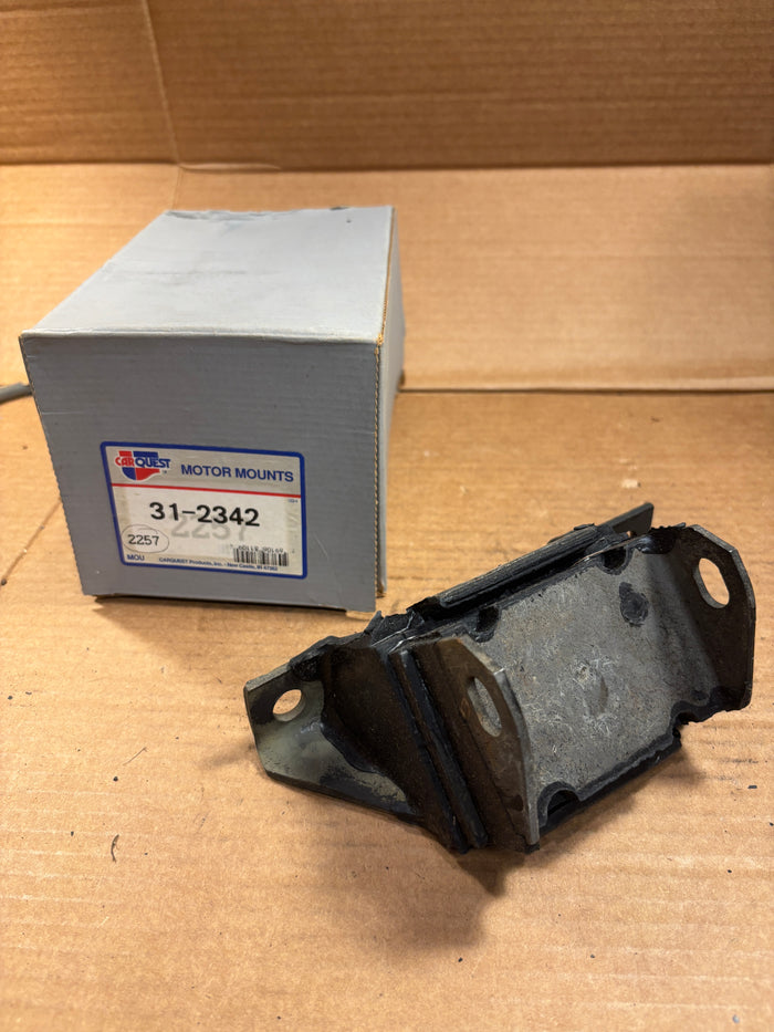 1966-1972 Ford Mercury LH RH front engine mount CarQuest 31-2342