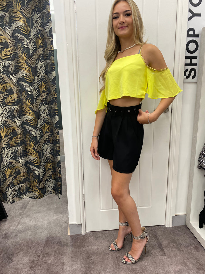 BLACK BUCKLE BELT SIDE POCKET DRAPE FRONT SHORTS - Style Heist