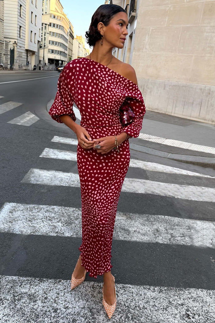 caption_Model is 5ft7” and wears UK size 10/ US 6