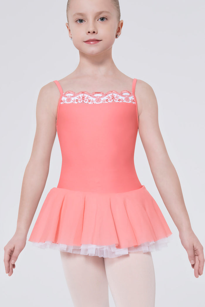 #couleur_coral / white