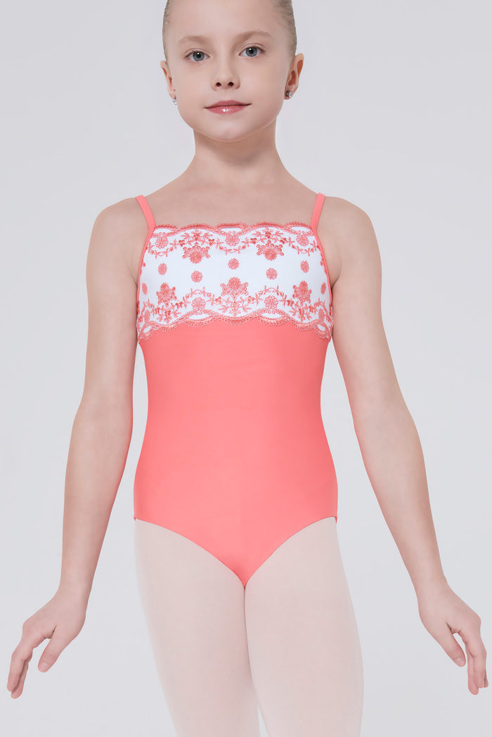 #couleur_coral / white