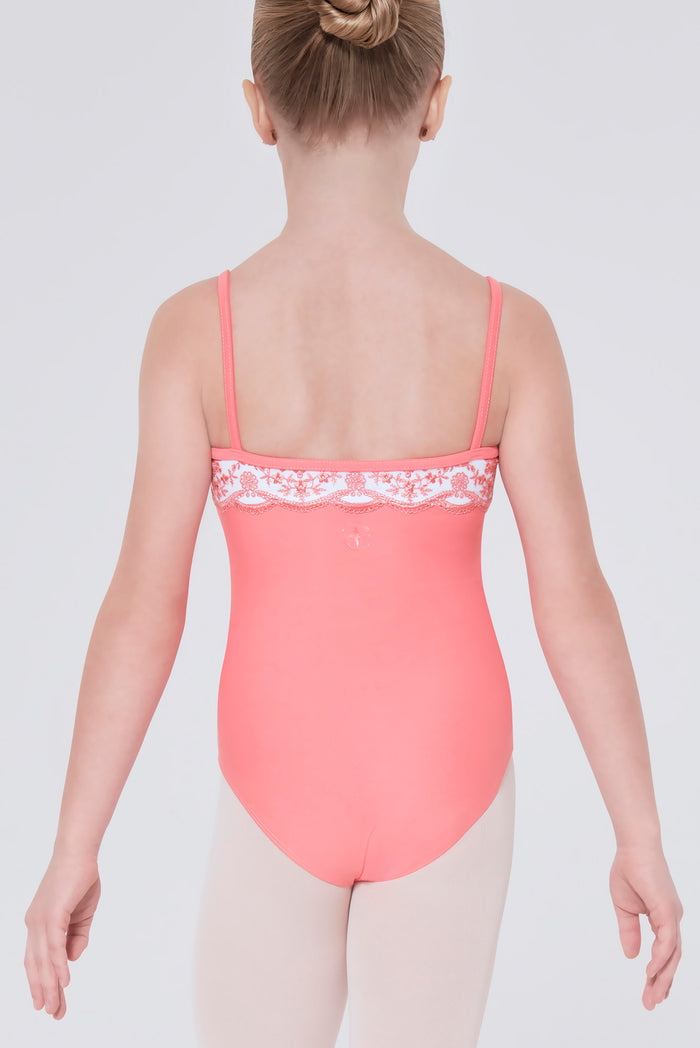 #couleur_coral / white
