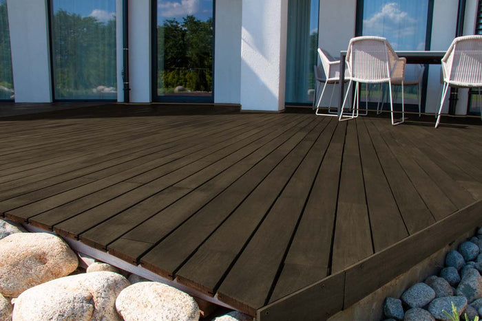 Retique It Large charcoal multi-purpose wood finish kit with smooth exterior top coat for decking and outdoor wood surfaces.