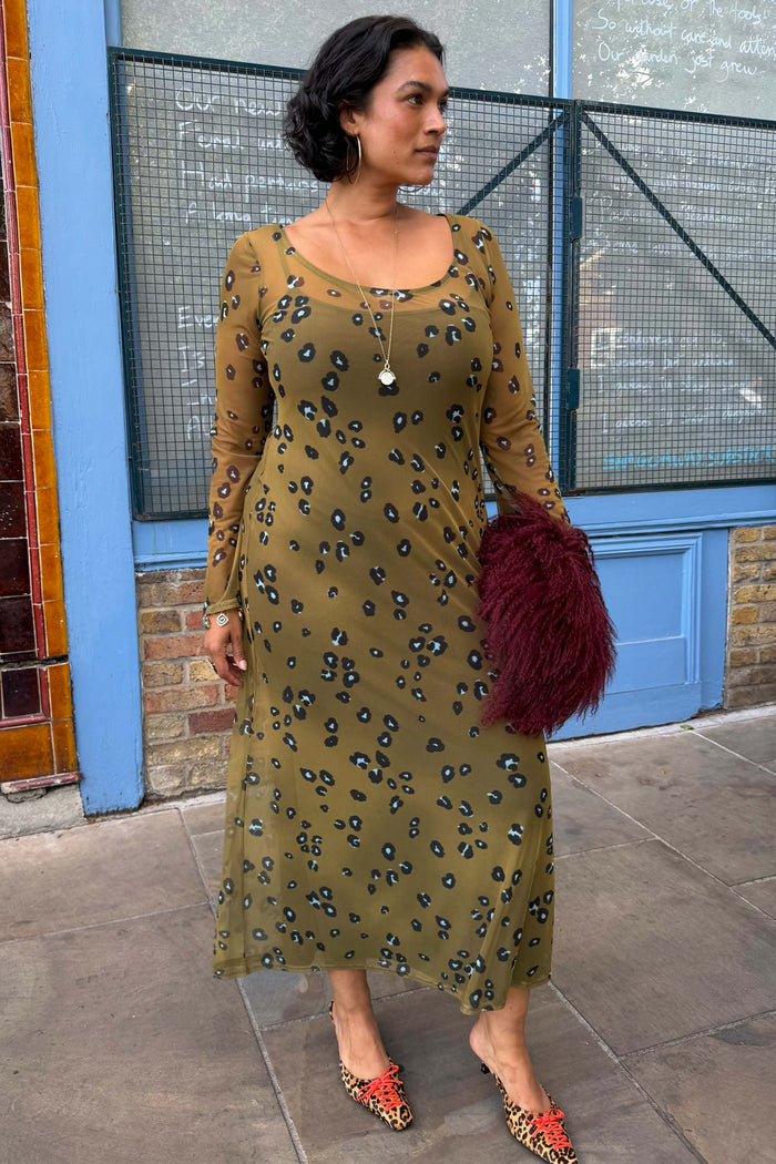 caption_Model is 5ft9” and wears UK size 18/ US 14