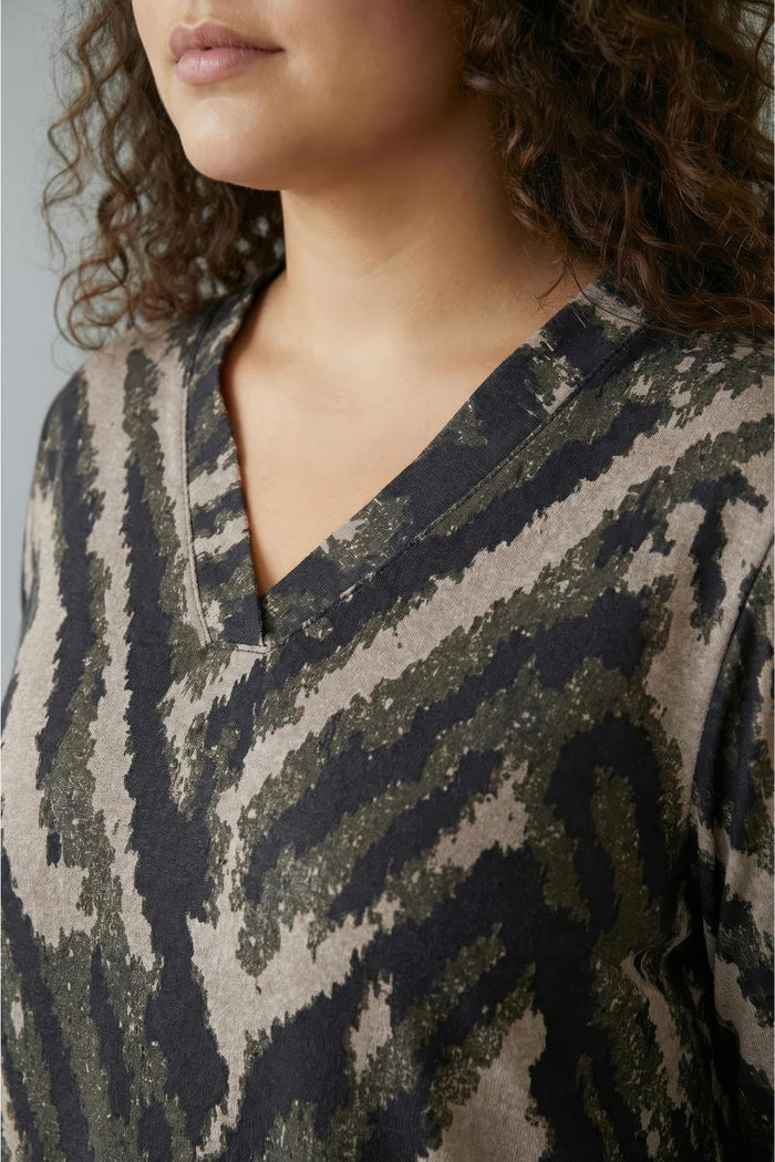 Plus Size Black & Beige Abstract Kurta SnugWeave™ Winter Coord Set