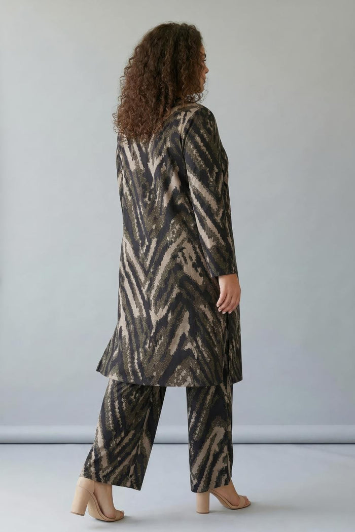 Plus Size Black & Beige Abstract Kurta SnugWeave™ Winter Coord Set