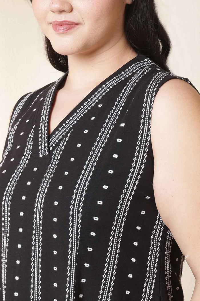 Plus Size Black Weave Work Sleeveless Cotton Midi Dress