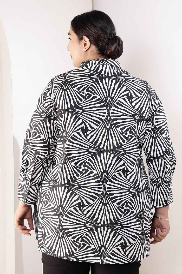 Plus Size Black & White Abstract Print High Slit Styled Cuff Cotton Shirt
