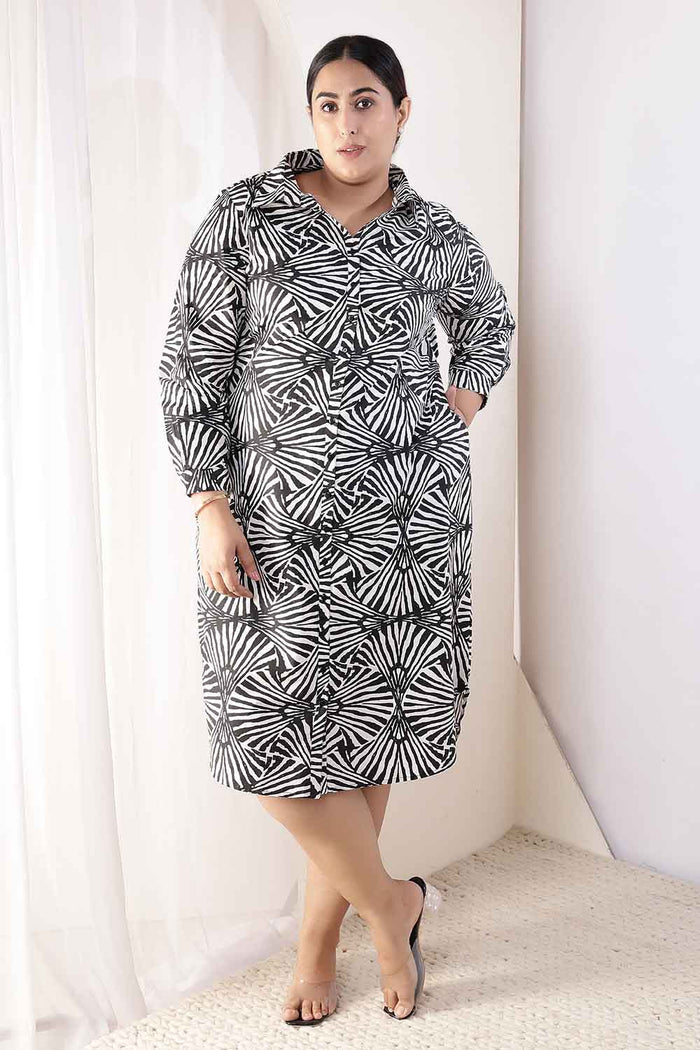 Plus Size Black & White Abstract Print Shirt Dress