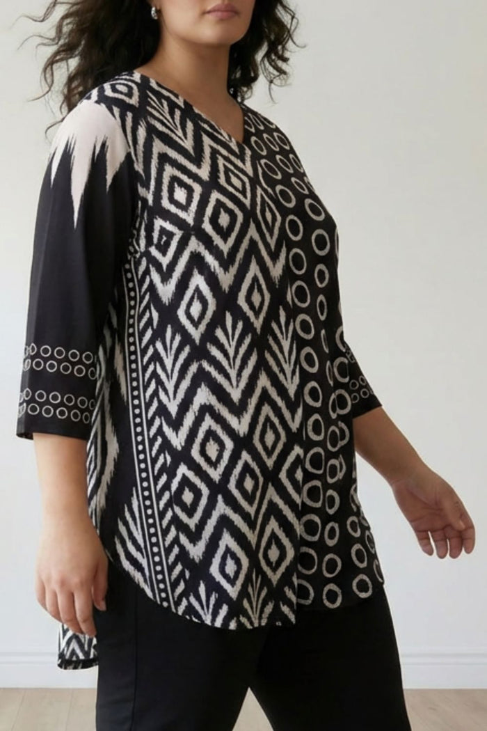 Plus Size Black White Geometric Print Top