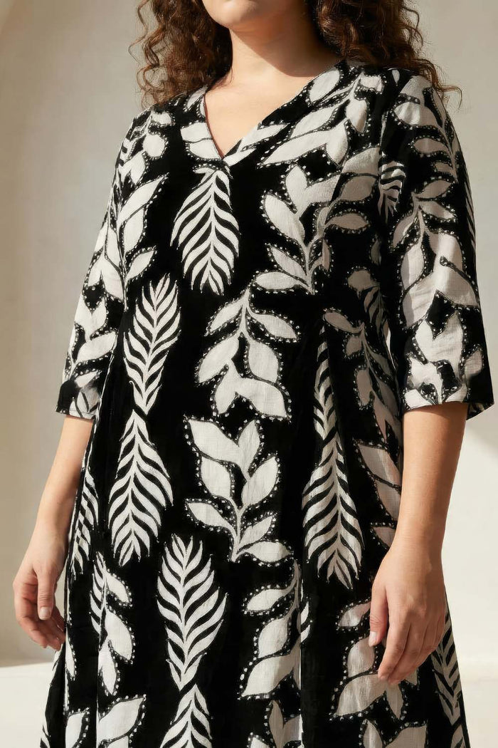 Plus Size Black & White Leaf Print Rayon Midi Dress