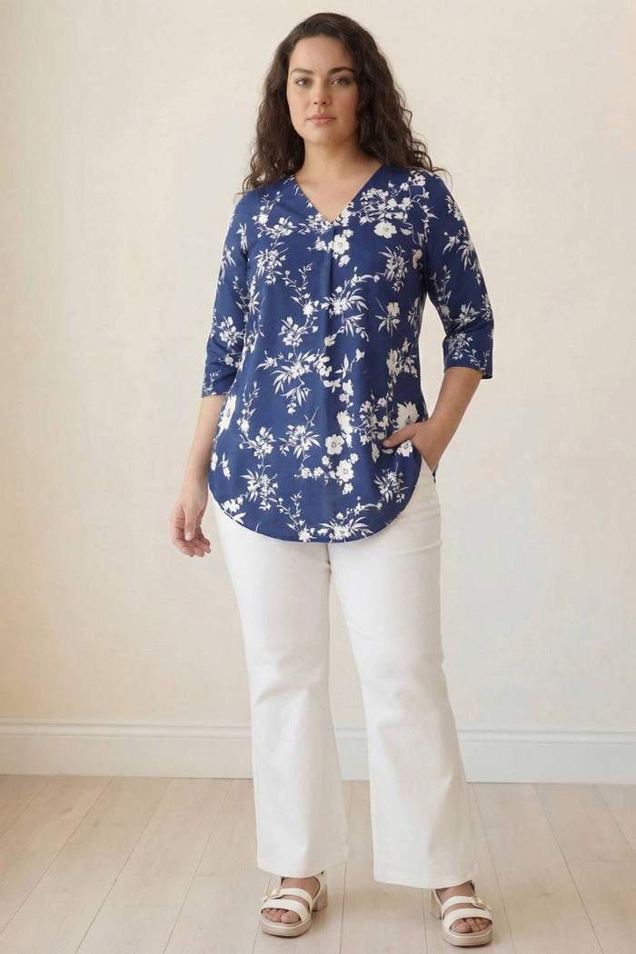 Plus Size Blue White Floral Print Centre Pleat Top