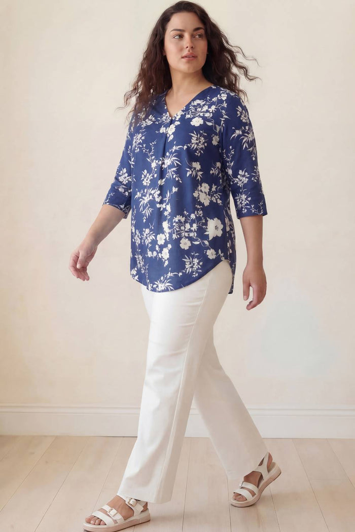 Plus Size Blue White Floral Print Centre Pleat Top