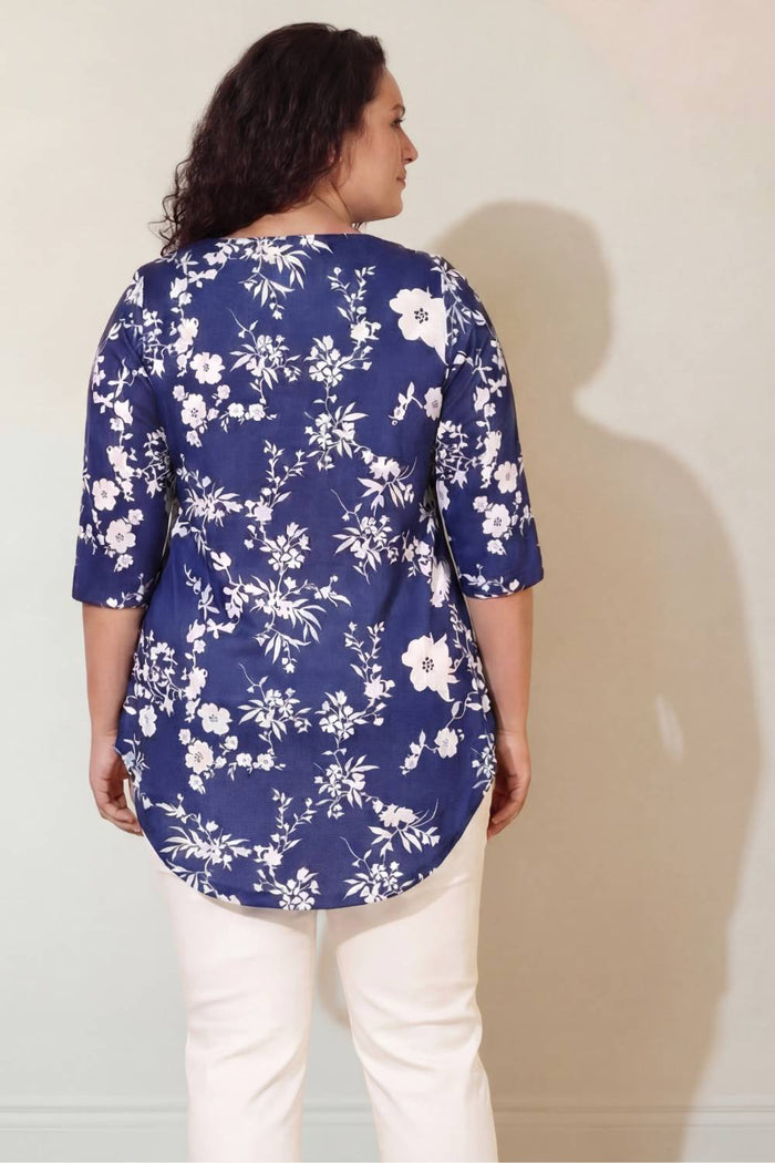 Plus Size Blue White Floral Print Centre Pleat Top