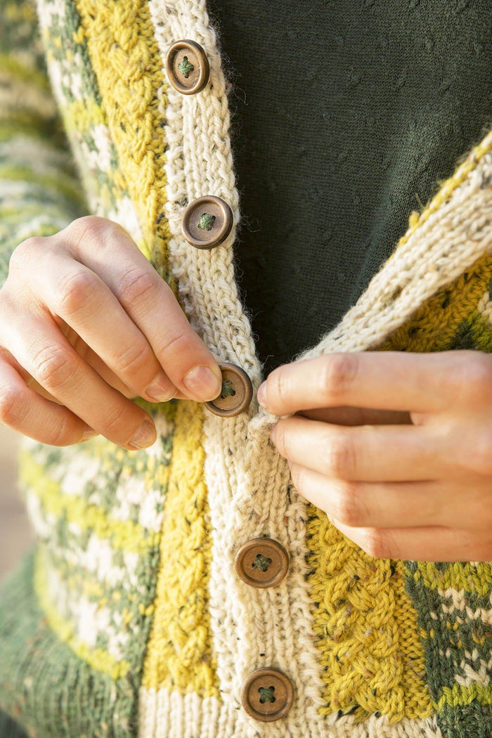 Saunter Pattern Universal Yarn