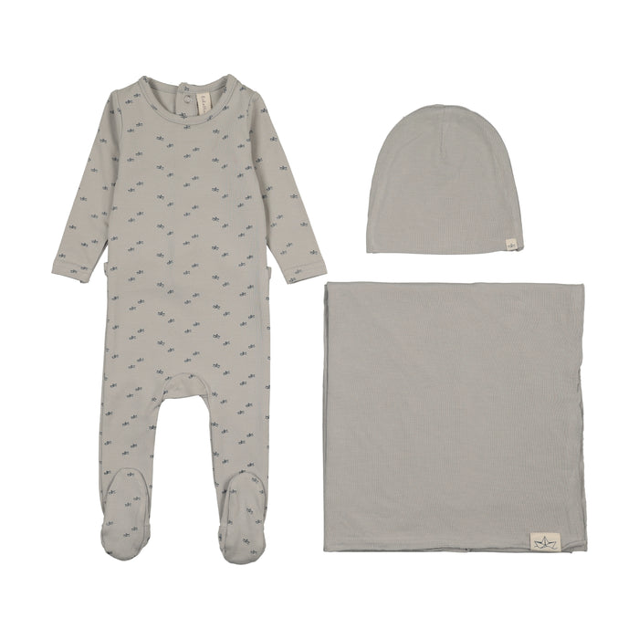 set footie paper boat print with beanie and blanket - pale blue